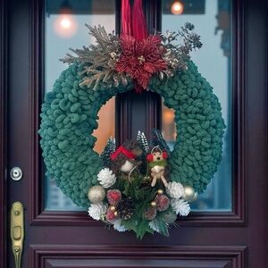 Festive Green Wreath with Red and Gold Accents